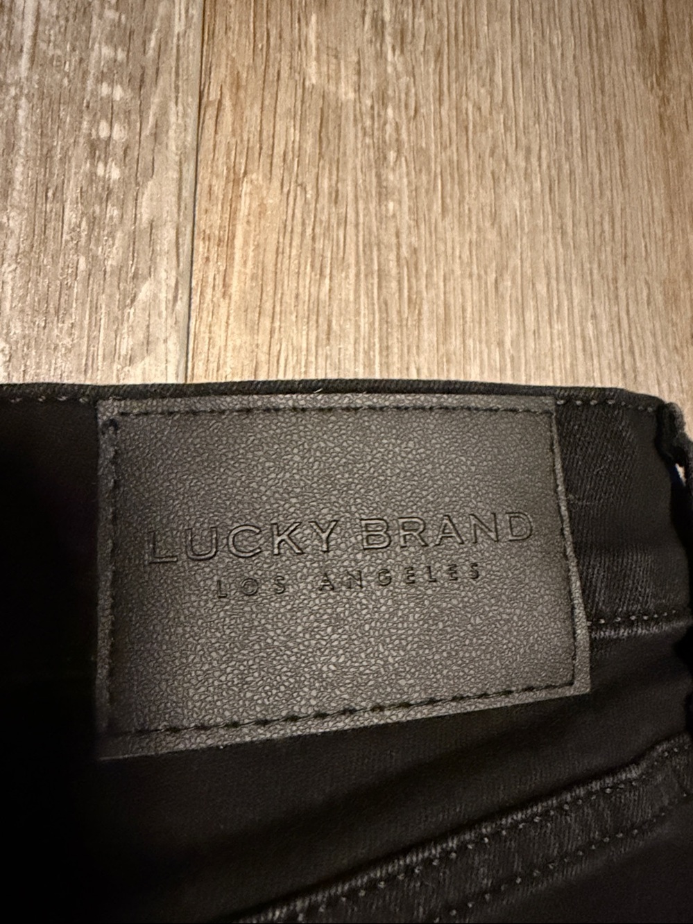 Lucky Brand 410 Athletic Straight Men's Jeans - Picture 8 of 8